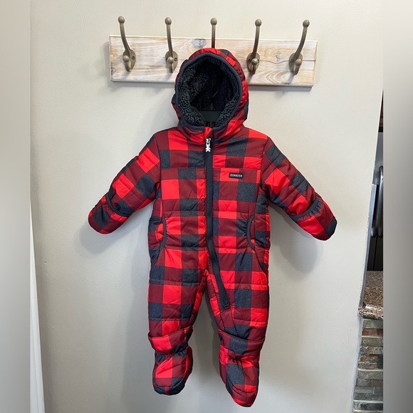 Oshkosh Baby Snow suit 6-9 months NWOT - Picture 1 of 3